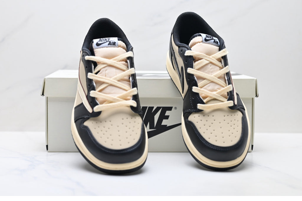 Air Jordan 1 LOW OG SP  x Travis Scott Pale Vanilla